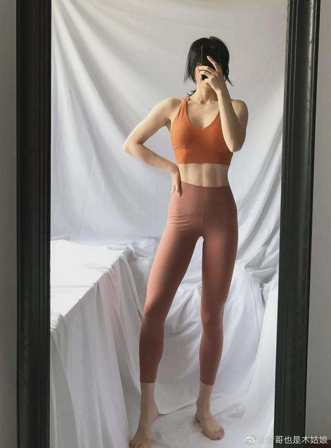 阿SUE在冰淇淋店打工